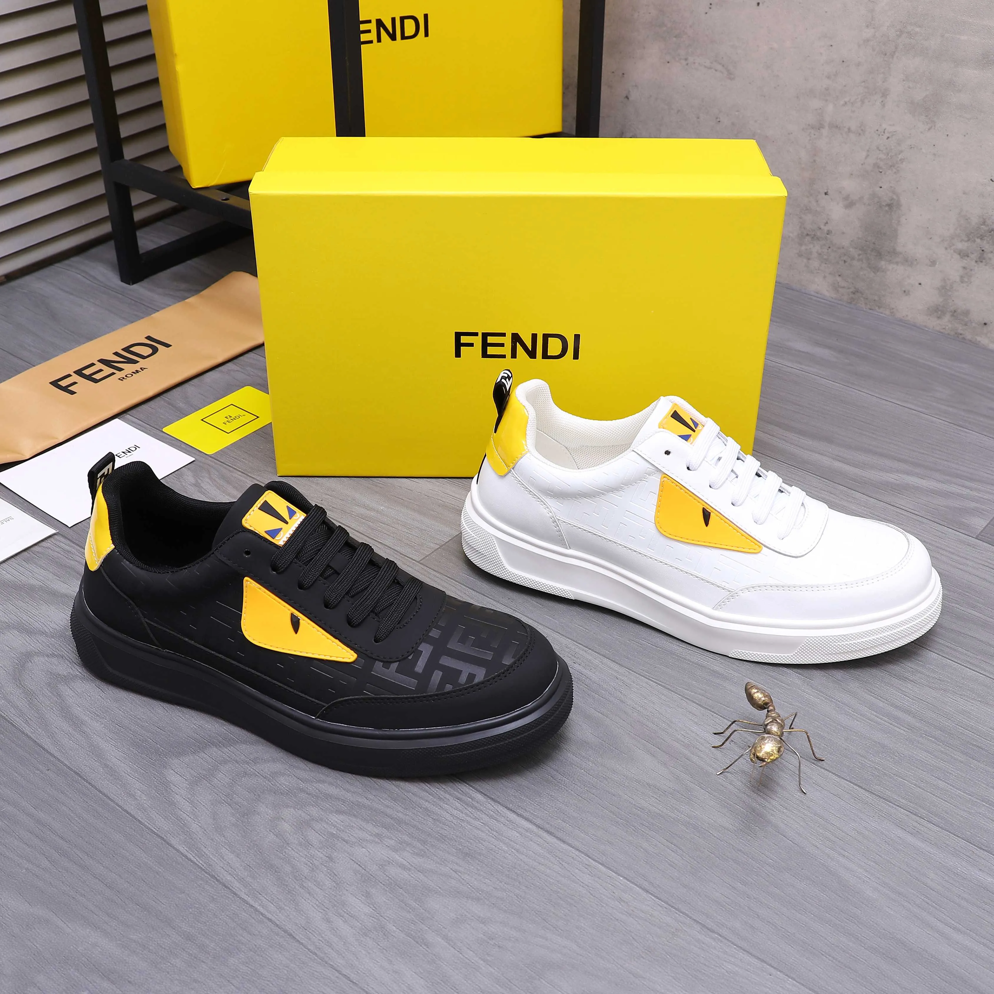 Men's shoes 💰420 Product trademark: FENDI "Fendi" casual shoes Regular size: 38-45 (45 is custom-made and non-returnable) Product materials: Selected cowhide embossed upper, mesh lining, cowhide insole, rubber outsole